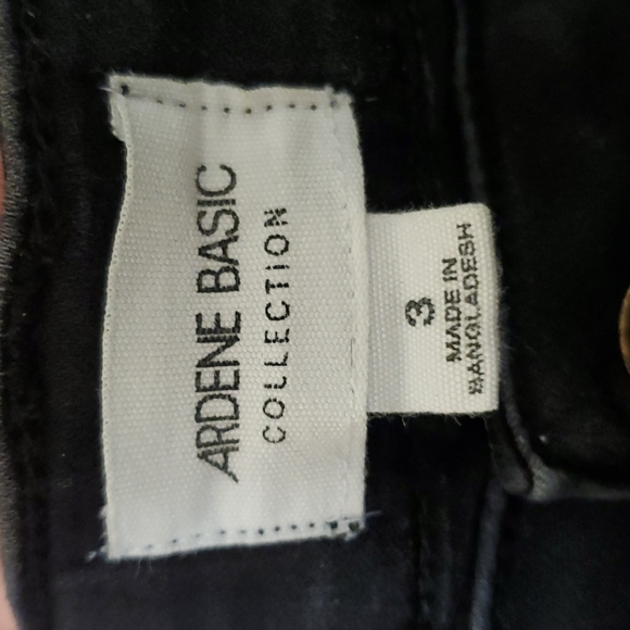 Black high waisted shorts - Picture 2 of 3